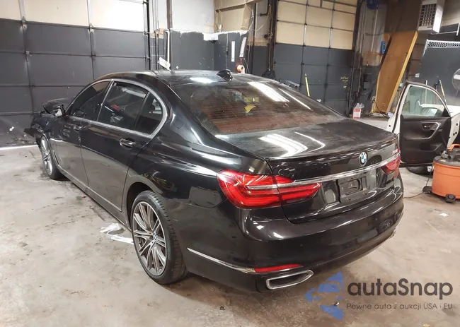 WBA7F2C57JB238818: 44411191