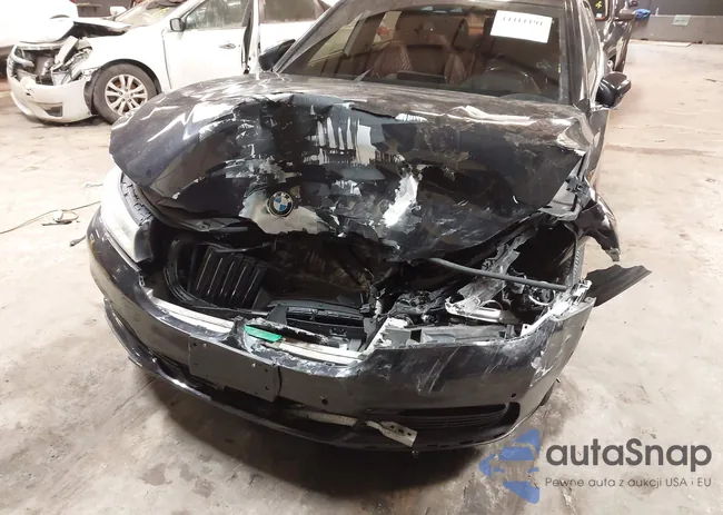 WBA7F2C57JB238818: 44411191