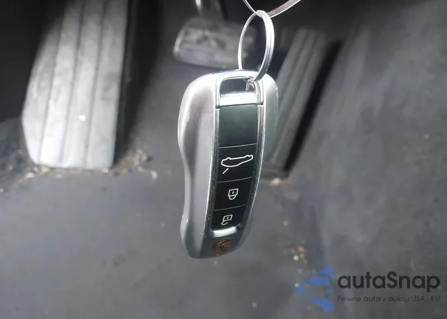 WP0AJ2A79ML115807: 44410442