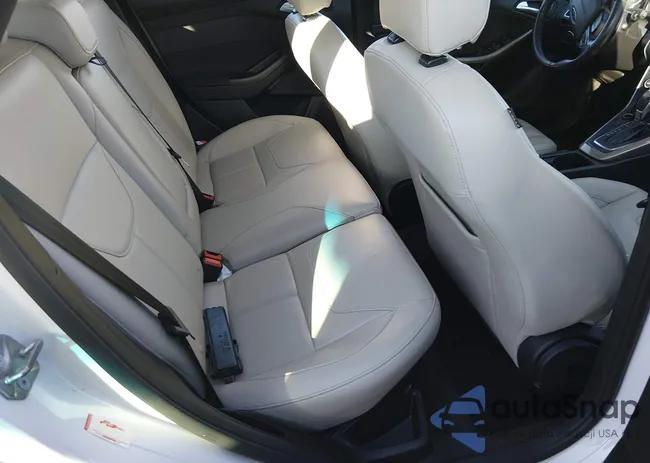 1FADP3N24JL323482: 44410491