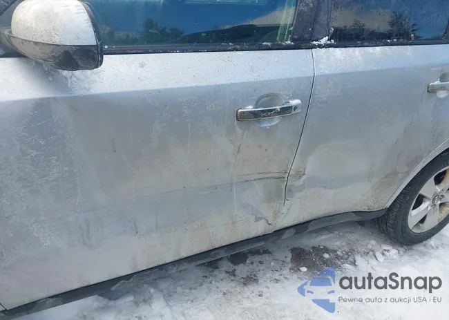 KNDJN2A24J7565569: 44410511