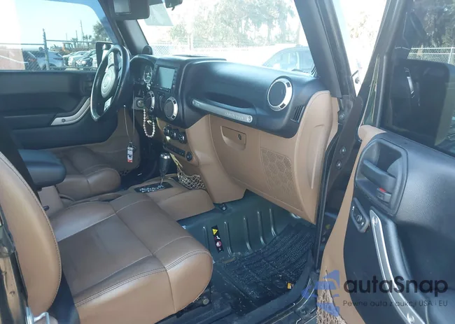 1C4AJWBG1CL194748: 44410559