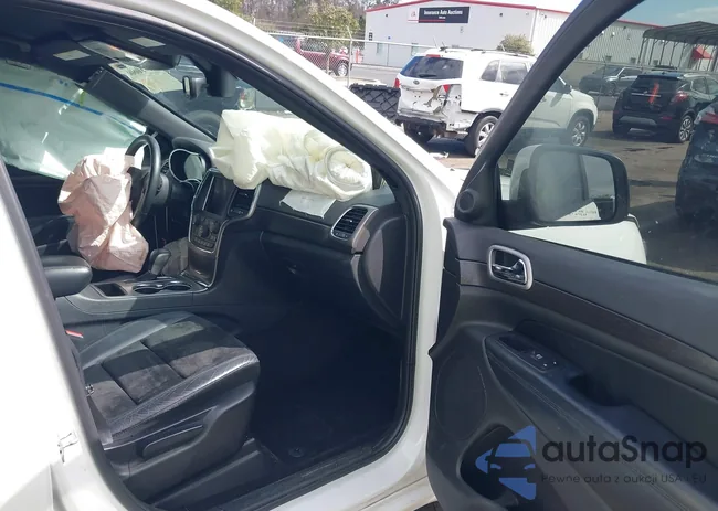 1C4RJEAG5JC111835: 44410606