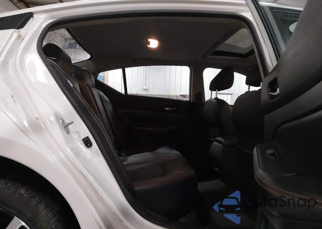 1N4BL4CW4MN421791: 44410713