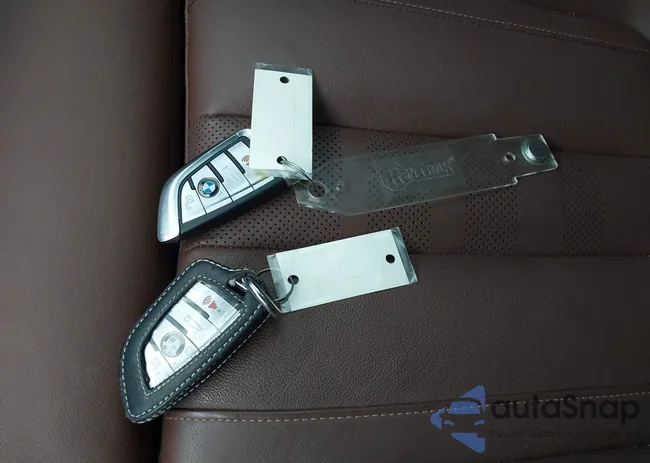 5UXCR6C01L9B49942: 44412225