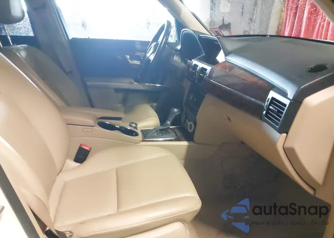 WDCGG8HB3BF580515: 44411560