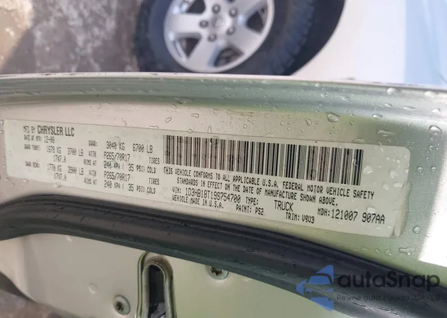 1D3HB18T19S754700: 44412836