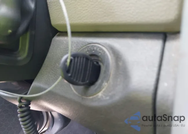 1D3HB18T19S754700: 44412836