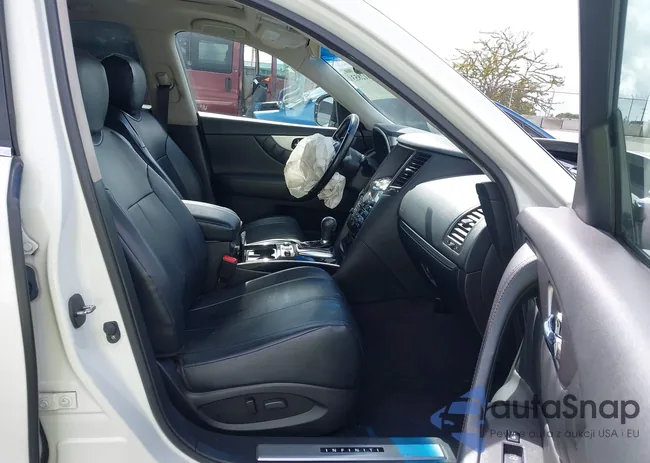 JN8CS1MU3EM451728: 44412853