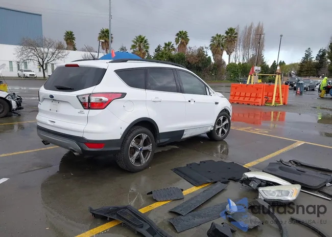 1FMCU0GDXHUA38412: 44413194