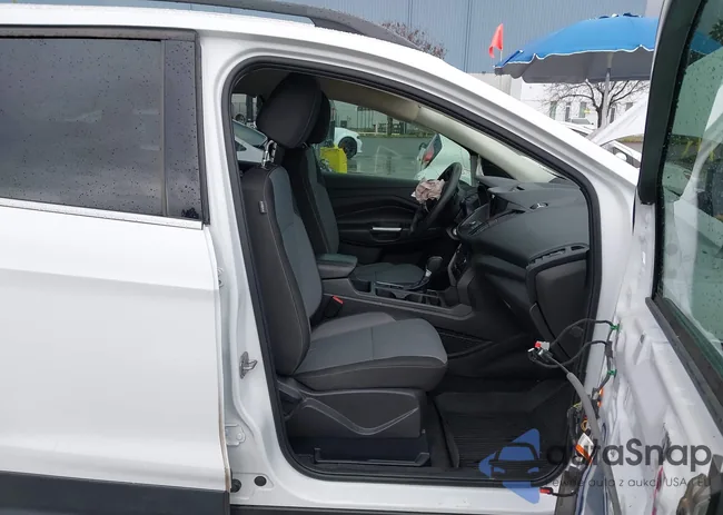 1FMCU0GDXHUA38412: 44413194