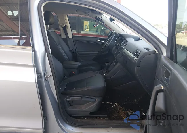 3VV3B7AX0LM162502: 44413241