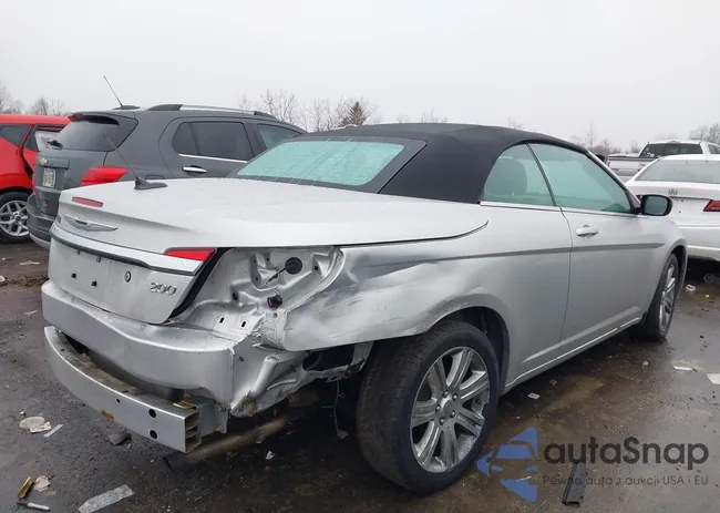 1C3BCBEB5CN133824: 44414157