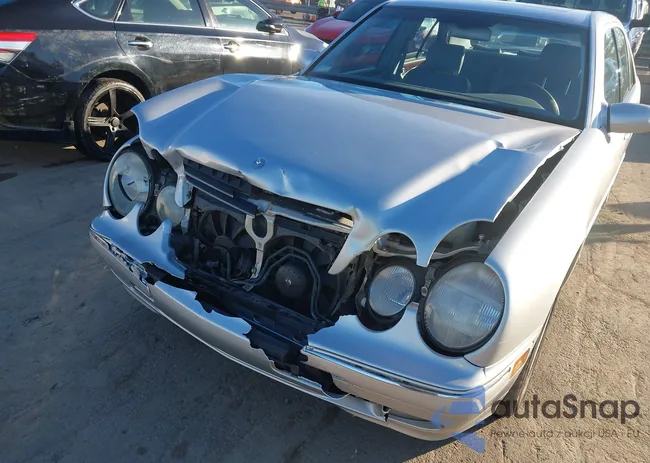 WDBJF70J1YB023094: 44414266