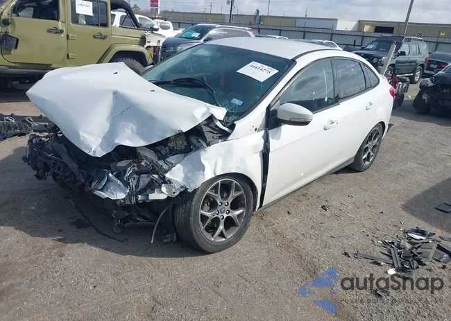 1FADP3F21EL130081: 44414275