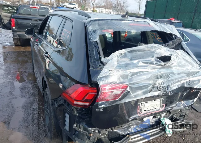 3VV8B7AX1PM008103: 44414368