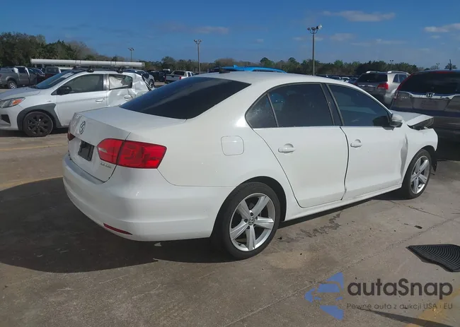 3VWLX7AJ9BM315384: 44414382