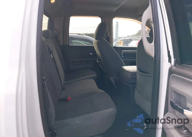 1C6RR7GT7FS776040: 44413528