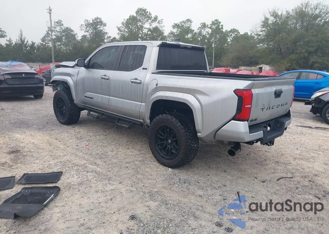 3TYLB5JN3RT051540: 44413569