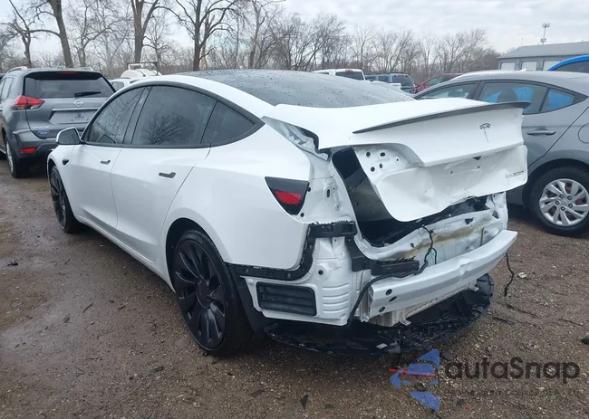 5YJ3E1EC9PF601667: 44413631