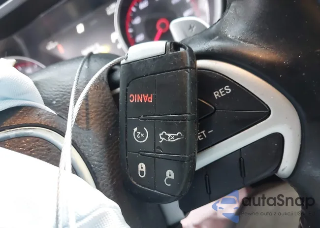 2C3CDXJG5GH303923: 44413673