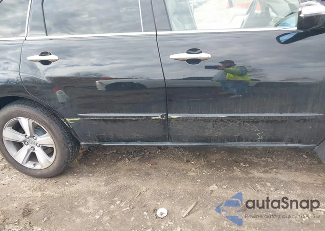 2HNYD2H68BH531113: 44413763