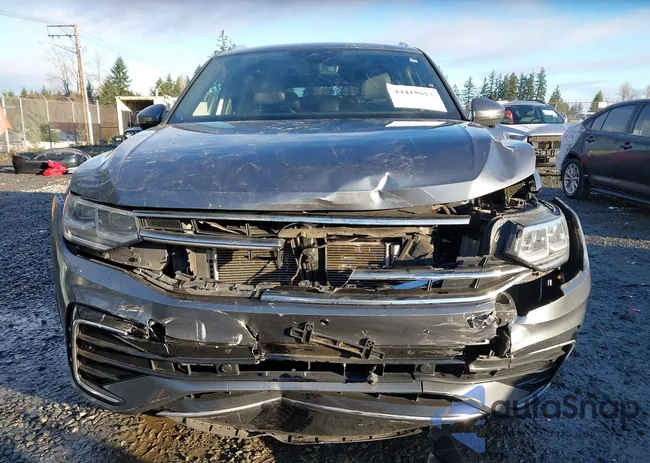 3VV4B7AX8PM056714: 44415057