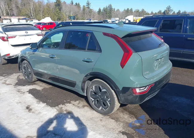 KNDCT3L17R5110022: 44415072