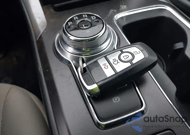 3FA6P0UU9JR100902: 44415901