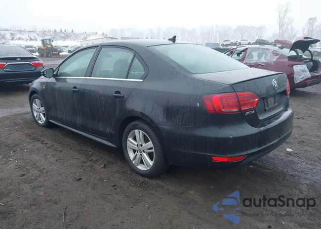 3VW637AJ6DM289614: 44415928