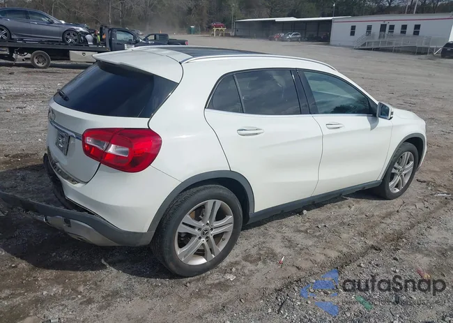 WDCTG4EB0JJ399928: 44416193