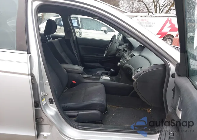 1HGCP2F35CA058336: 44416341