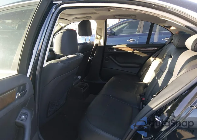 WBAEV534X3KM28330: 44415440