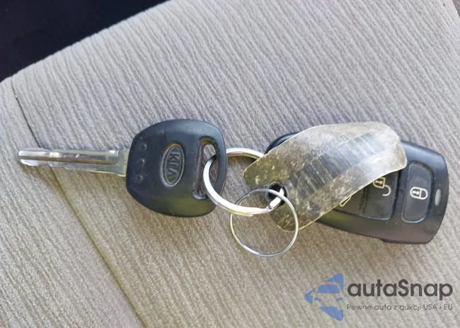 KNDMB233796310976: 44415548