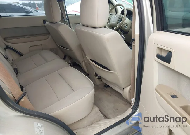 1FMCU0D77CKB87508: 44415645