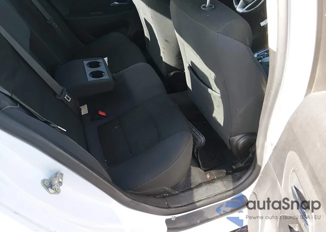 1G1PC5SB3E7437256: 44415648