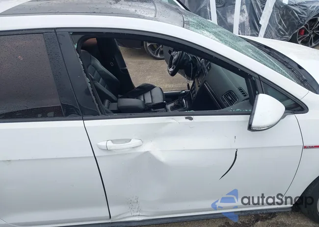 3VW4T7AU8FM005226: 44416877