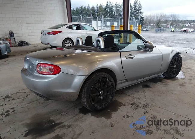 JM1NC2JF8C0220227: 44417071