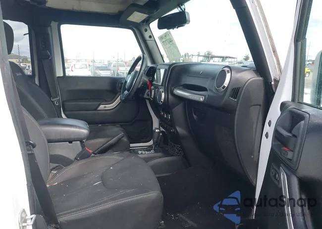 1C4HJWEG7JL923312: 44417173