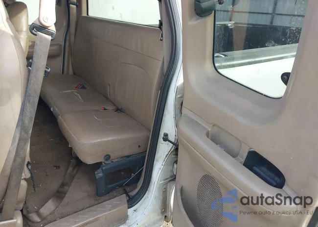 1FTRX17L3XKA20864: 44417289