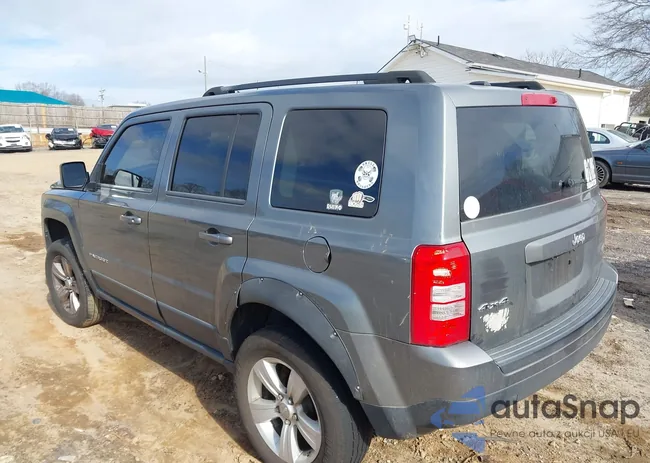 1C4NJRFB4CD552033: 44417341