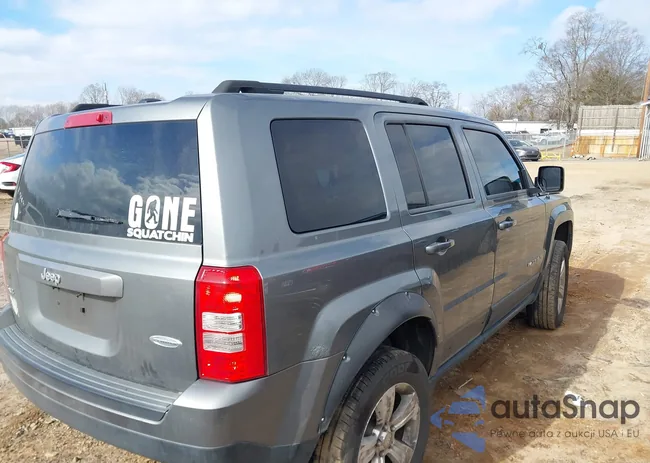 1C4NJRFB4CD552033: 44417341