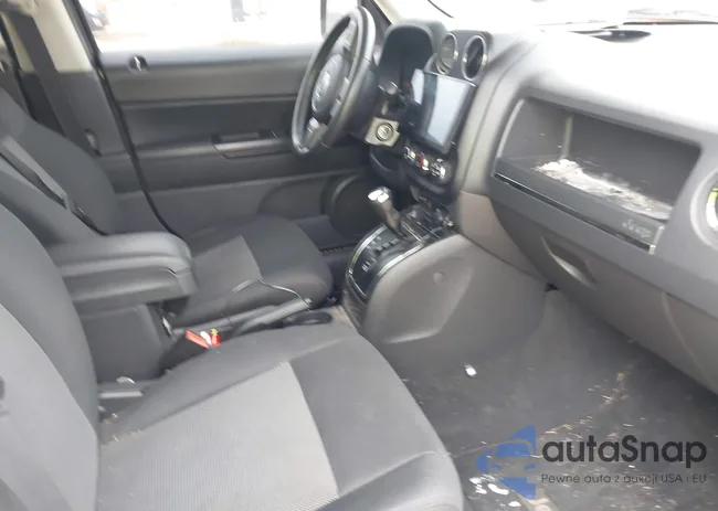 1C4NJRFB4CD552033: 44417341