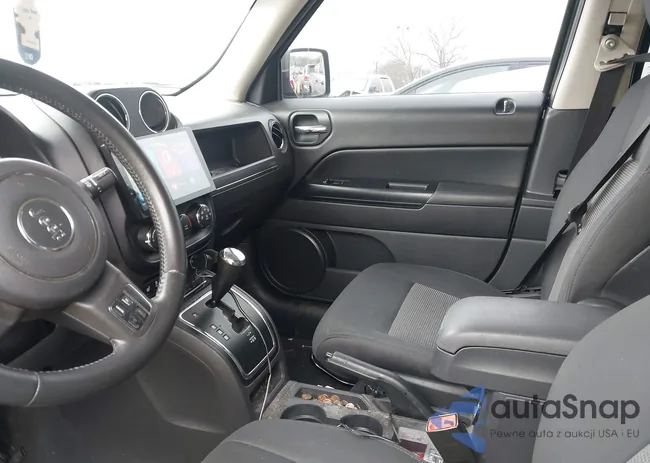 1C4NJRFB4CD552033: 44417341