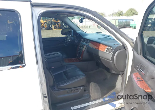 1GNFC13018R181725: 44417345