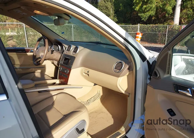 4JGBB5GB7AA581253: 44417841