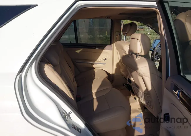 4JGBB5GB7AA581253: 44417841