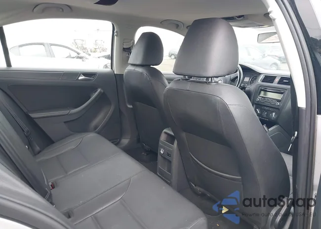 3VWDP7AJ5CM368623: 44417884