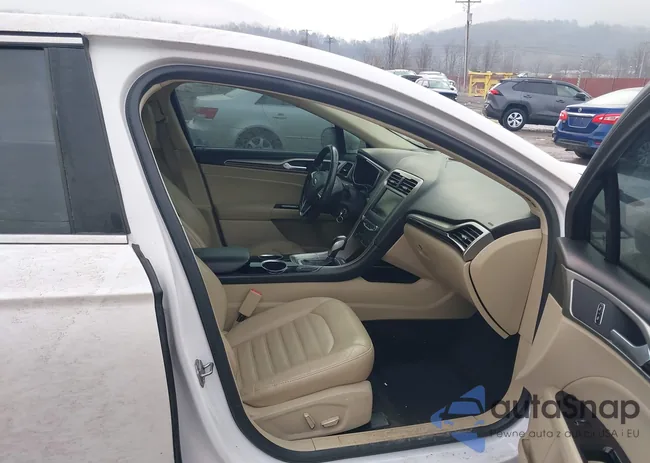 3FA6P0HR5DR240679: 44417912