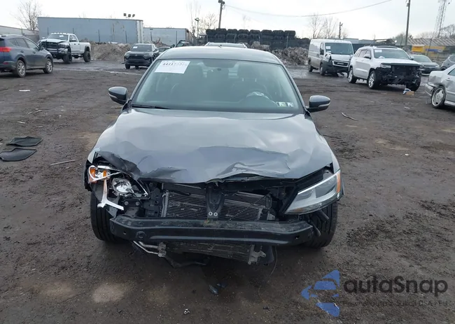 3VWD17AJ1EM232185: 44417925